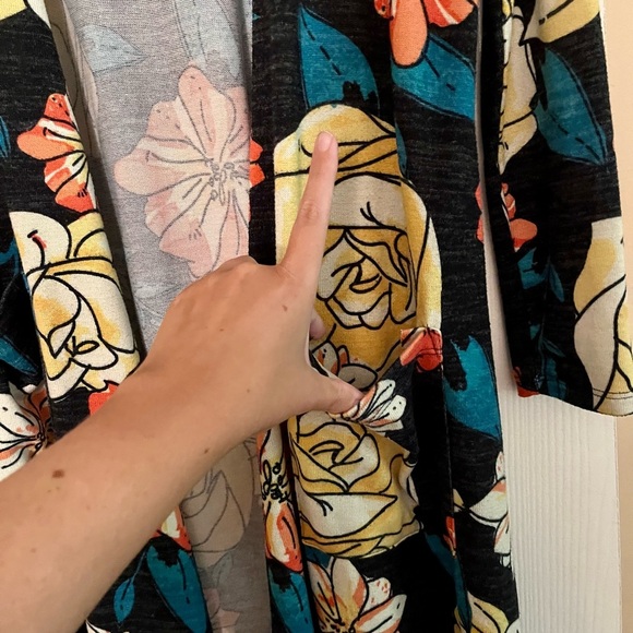 LuLaRoe Floral Sarah Duster - Picture 4 of 7